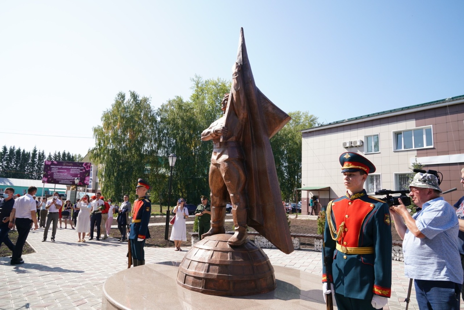 В Мишкинском районе Башкирии открыли памятник герою войны Гази Загитову