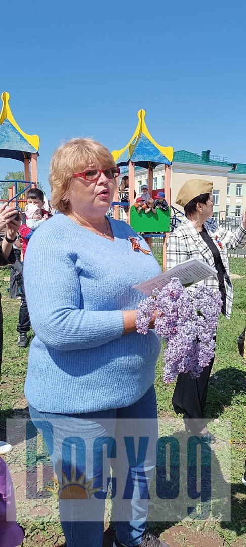 В Ишимбае жители микрорайона пели песни о войне и победе