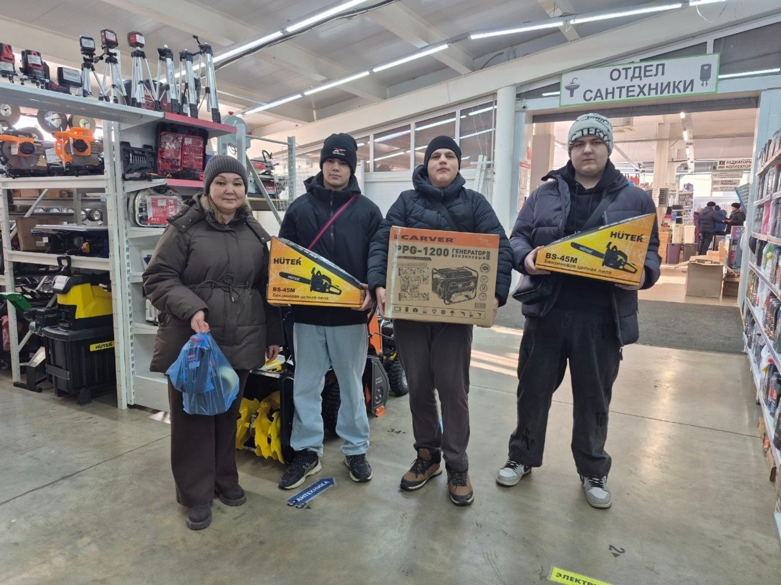 В Башкирии студенты одного из колледжей собрали для бойцов СВО всё самое важное