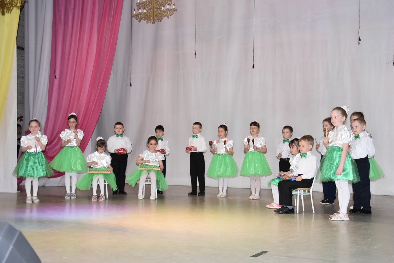 В Ишимбае состоялся гала-концерт фестиваля-конкурса среди дошкольников «На балу у Золушки»