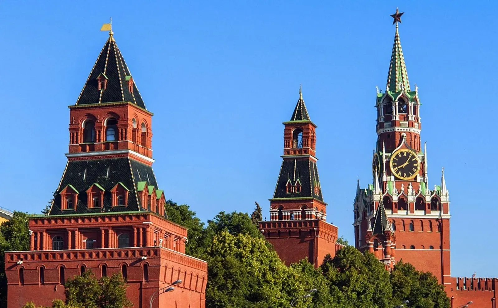 Владимир Путин направил в адрес Главы Башкирии поздравление с Днем Победы