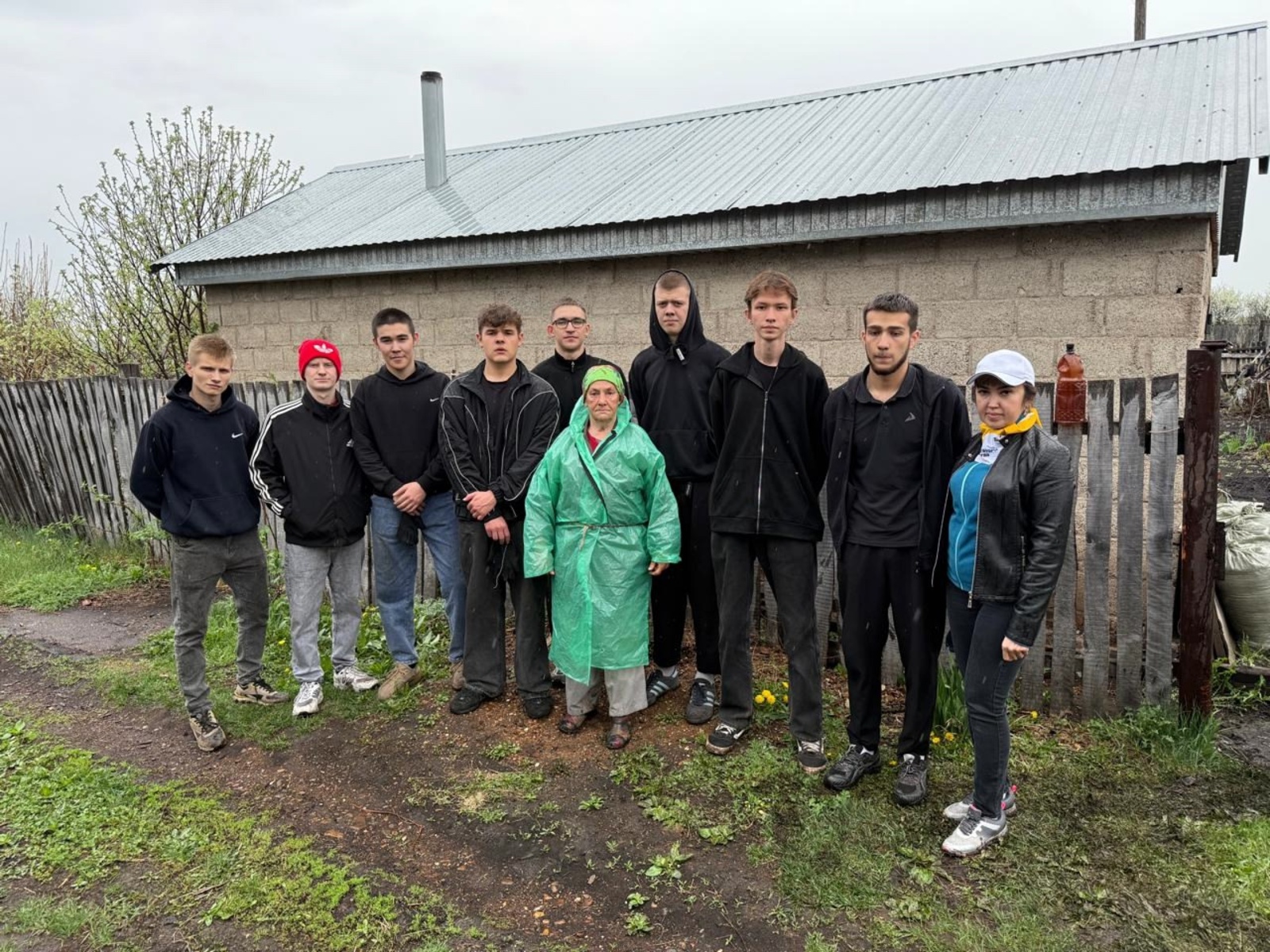 Ишимбайские студенты помогли матери бойца СВО