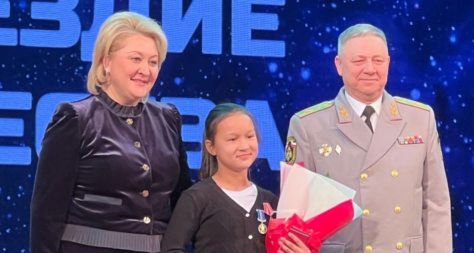Юную жительницу Ишимбая наградили двумя медалями за спасение людей