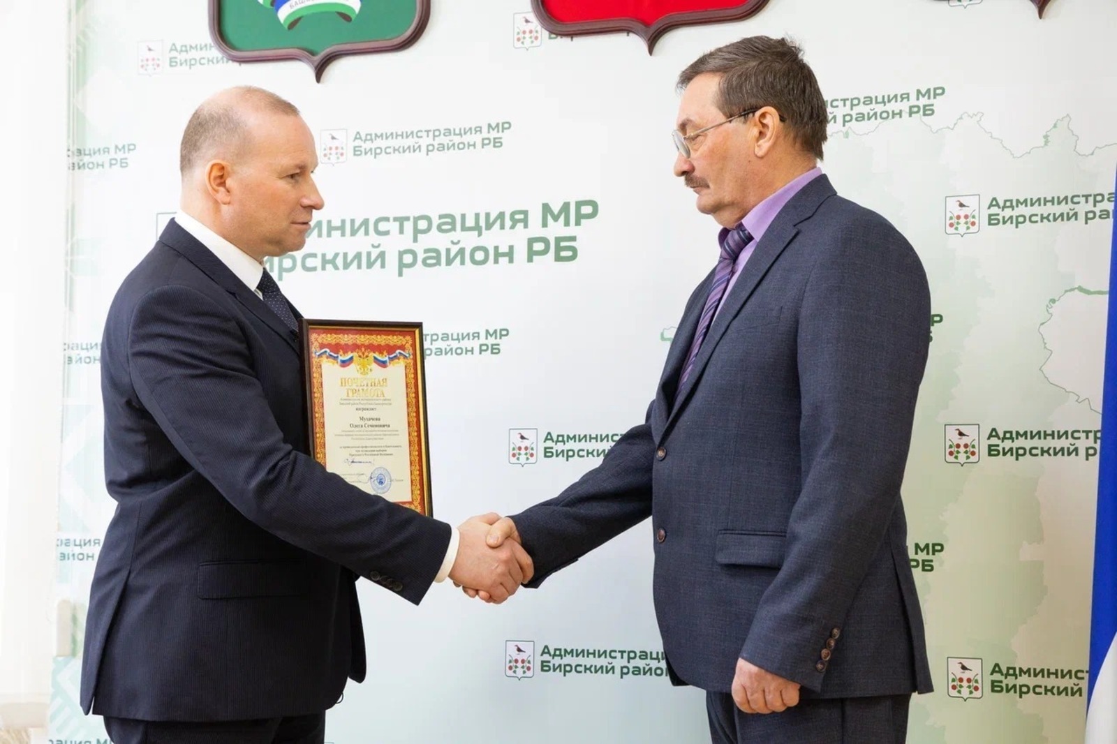 В Башкирии поблагодарили члена УИК за пресечение нарушения на выборах