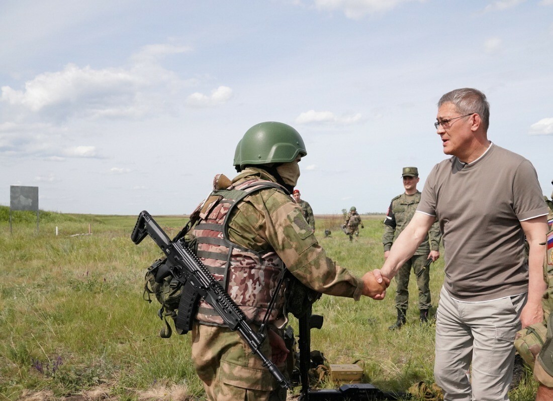 Радий Хабиров навещает бойцов мотострелкового полка «Башкортостан» в Самарской области