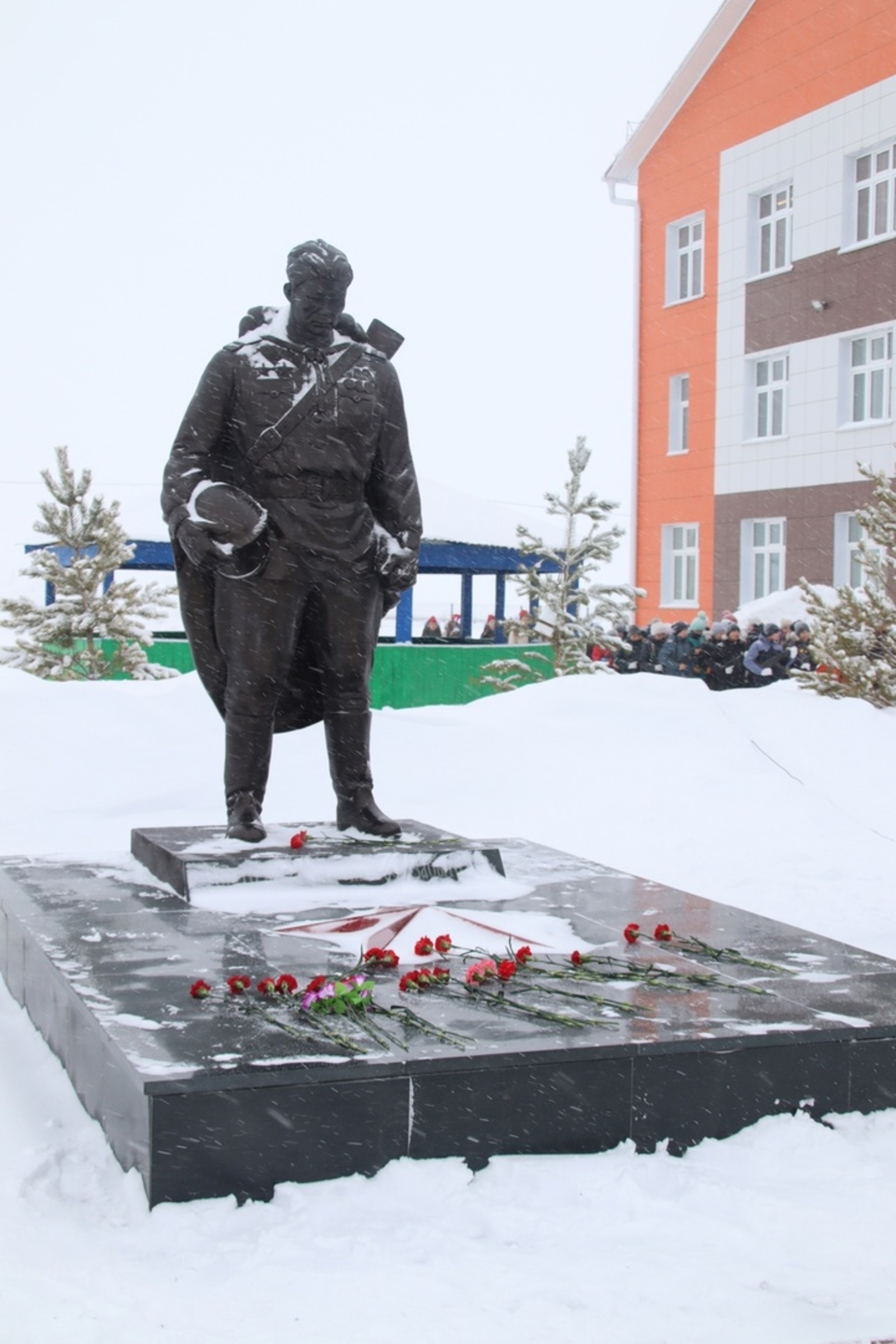 В Башкирии установили монумент – точную копию таллинского воина-освободителя