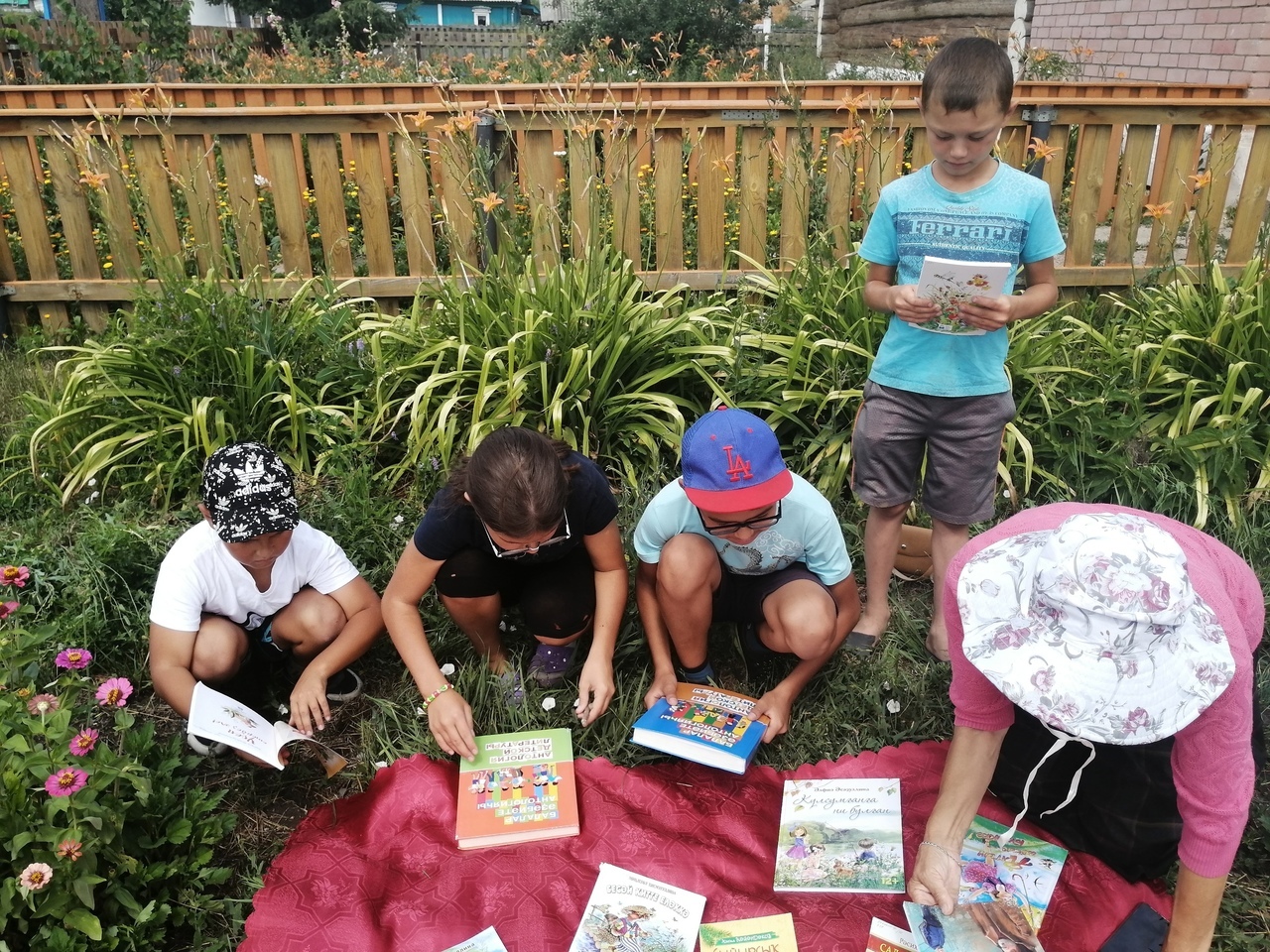 В Исякаево организовали летний вариант читального зала