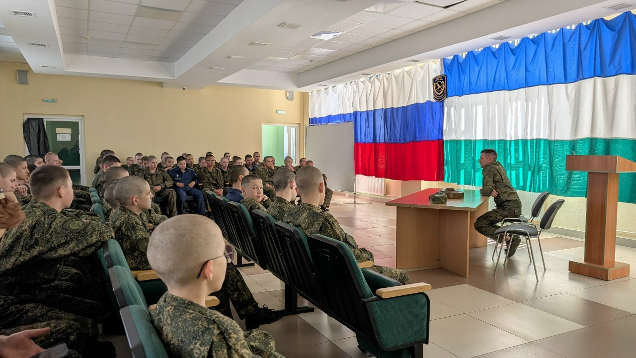 Воспитанники Башкирского кадетского корпуса пообщались с героем СВО