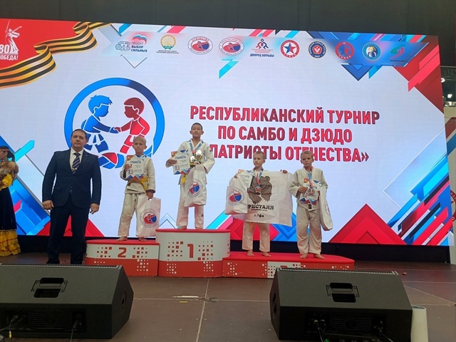 На турнире в Башкирии «Патриоты Отечества» медали взяли ишимбайские борцы