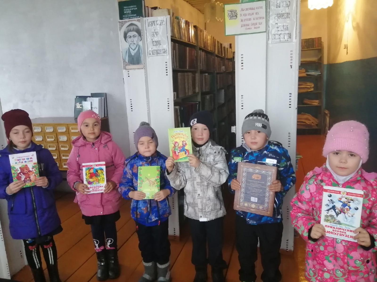 Первоклассники совершили экскурсию в сельскую библиотеку
