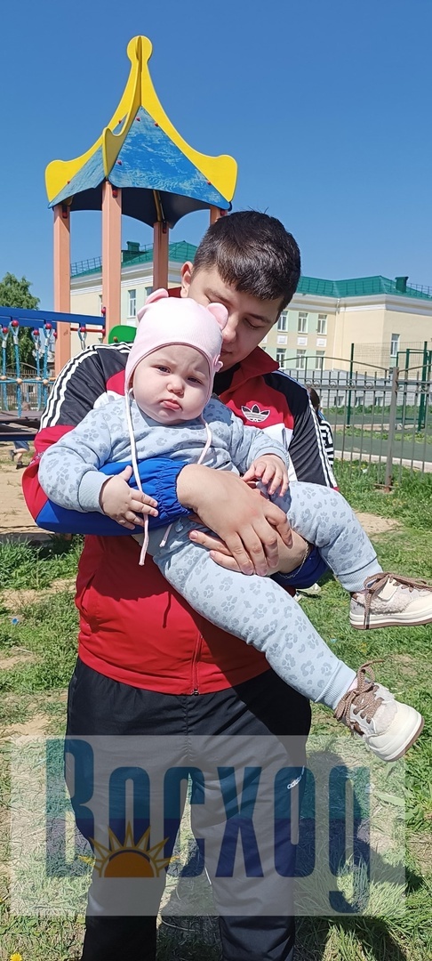 В Ишимбае жители микрорайона пели песни о войне и победе