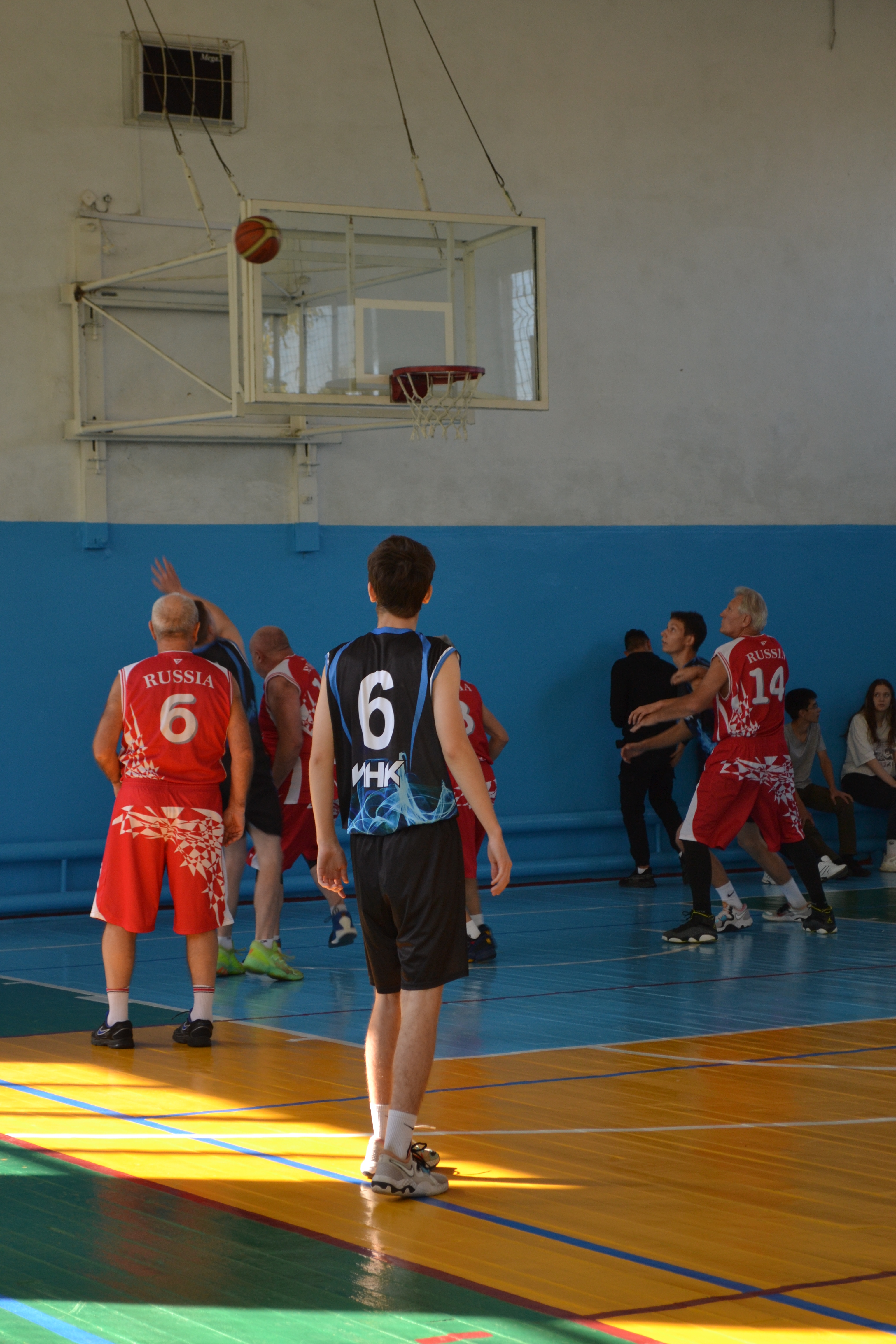 В Ишимбае прошла товарищеская игра по баскетболу