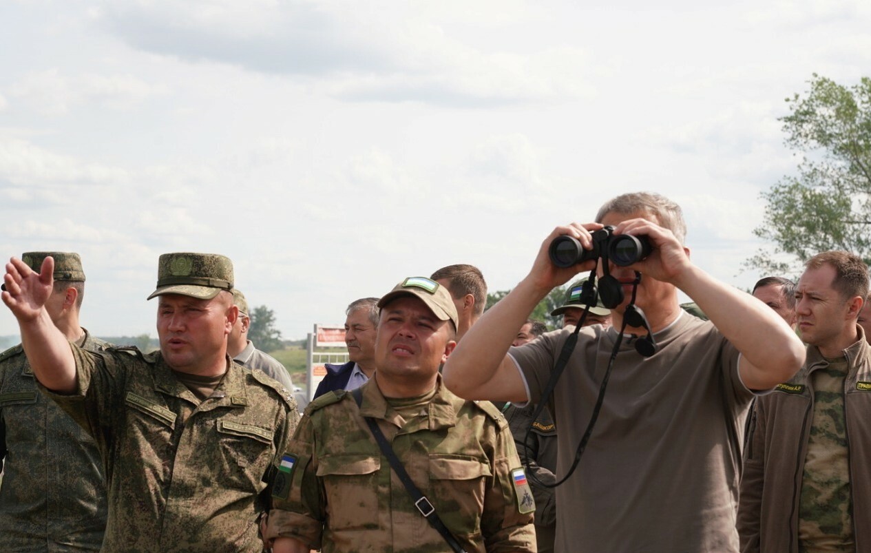 Радий Хабиров навещает бойцов мотострелкового полка «Башкортостан» в Самарской области