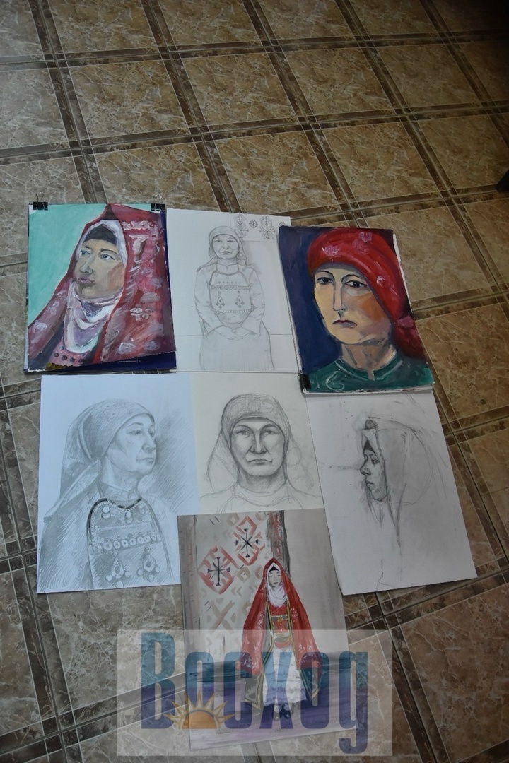 В Ишимбайской картинной галерее отметили День национального костюма