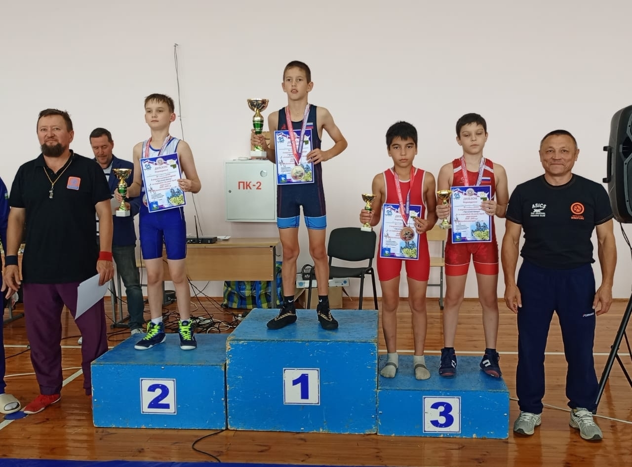 Борцы-вольники из Ишимбая успешно выступили на турнире «Уральский батыр»