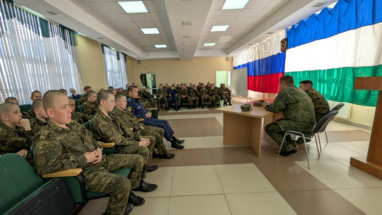 Воспитанники Башкирского кадетского корпуса пообщались с героем СВО