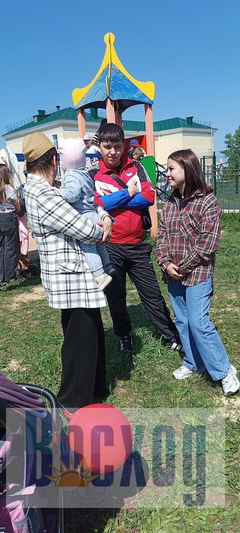 В Ишимбае жители микрорайона пели песни о войне и победе