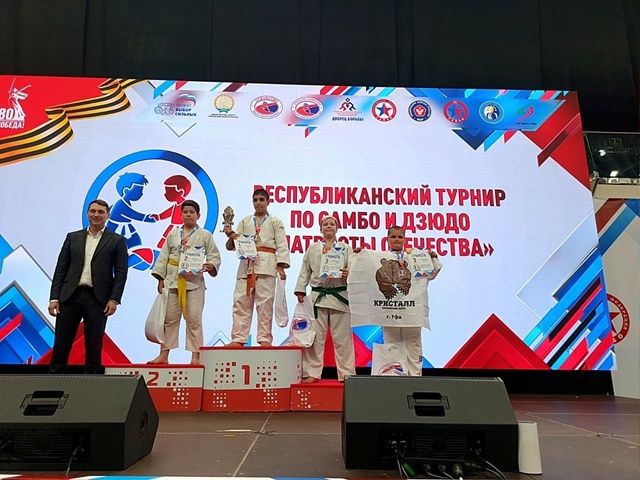 На турнире в Башкирии «Патриоты Отечества» медали взяли ишимбайские борцы