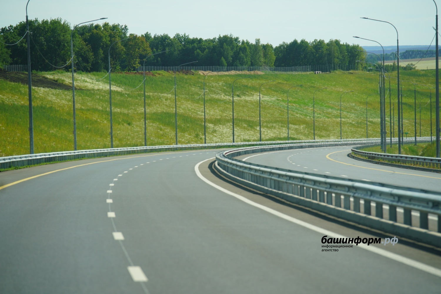 Владимир Путин и Радий Хабиров запустили движение по новой дороге в Башкирии