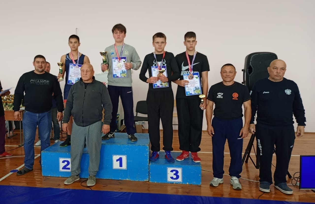 Борцы-вольники из Ишимбая успешно выступили на турнире «Уральский батыр»