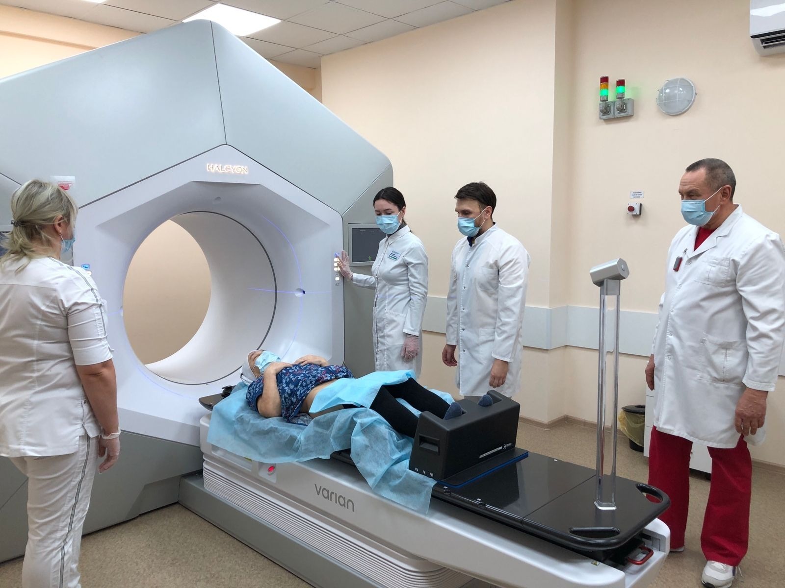 В Башкирии онкобольных стали лечить на новейшем оборудовании