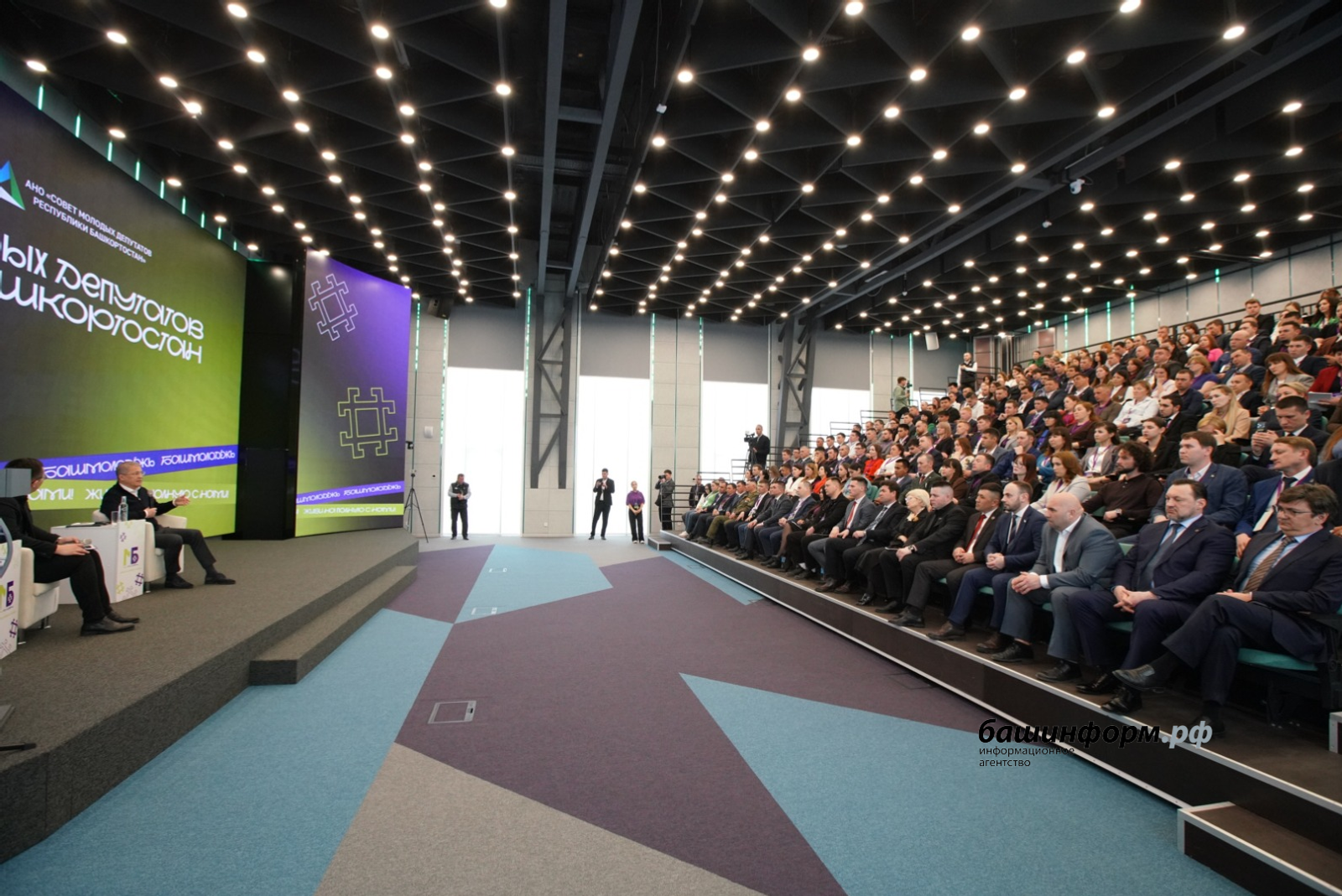 Радий Хабиров встретился с молодыми депутатами Башкирии