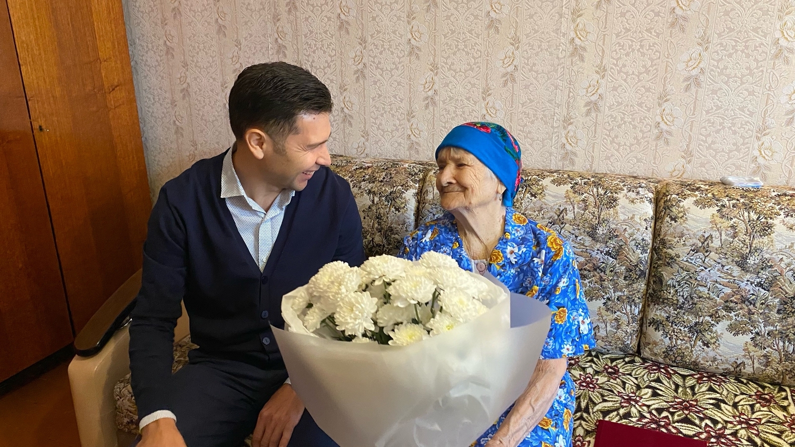 Душа компании и строгая мама