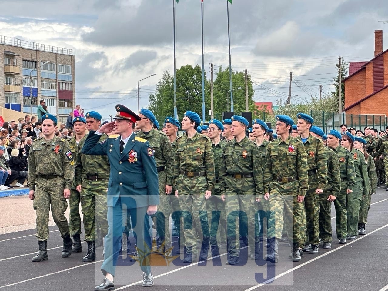 Прошел торжественный митинг