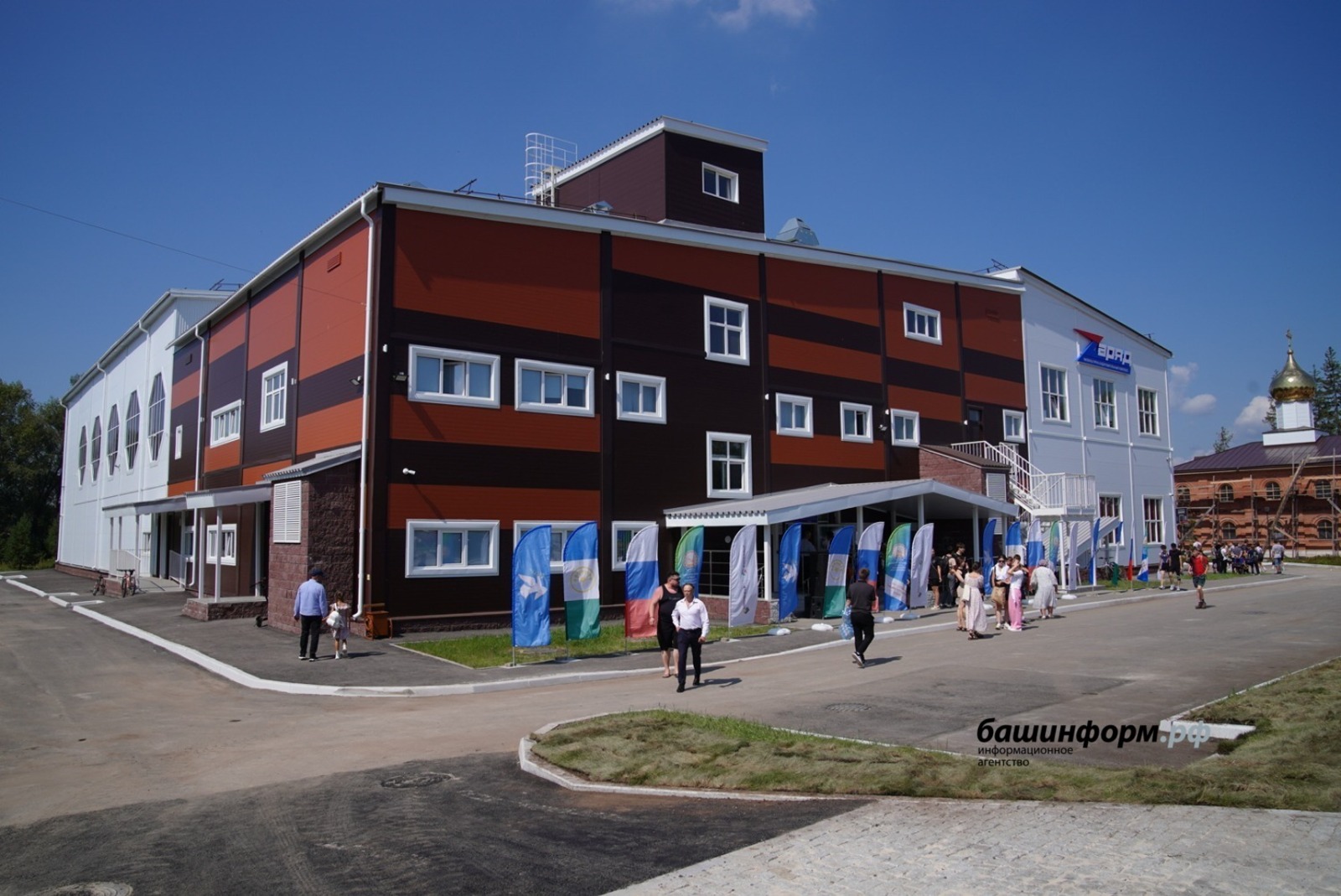 В одном из городов Башкирии открылся новый ФОК с бассейном