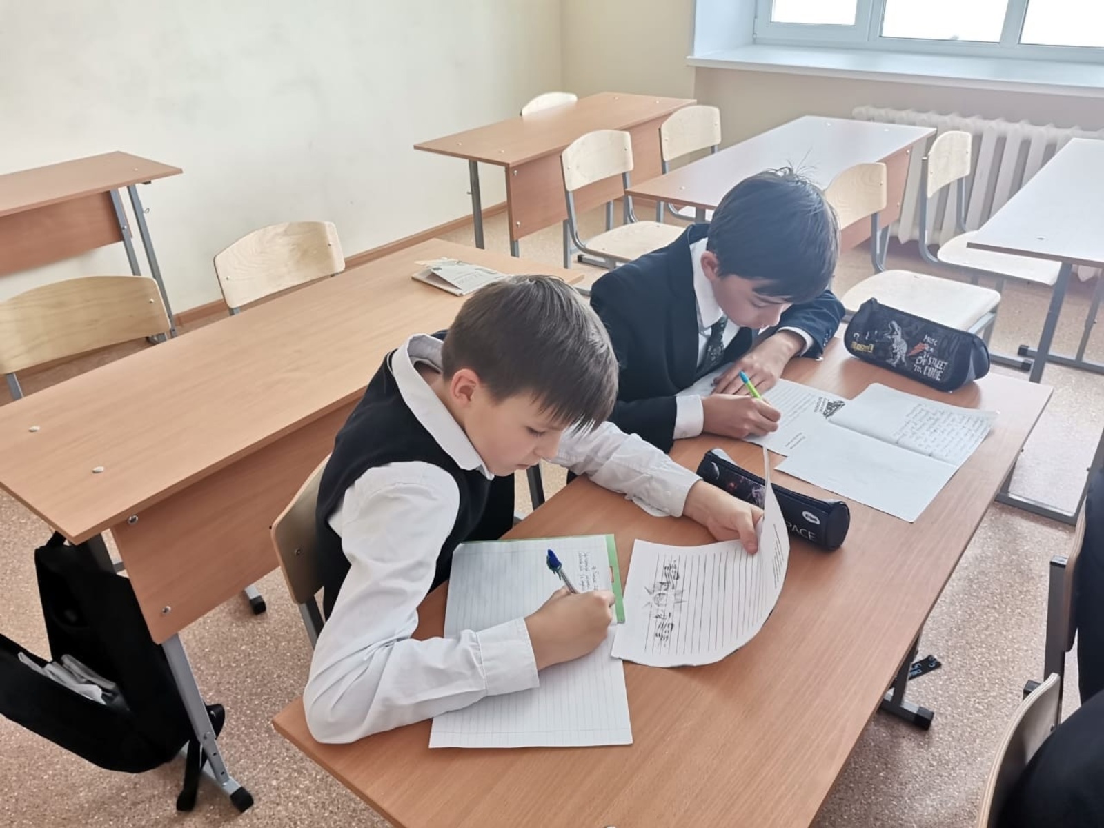 Школьники Ишимбайского района пишут письма защитникам Отечества