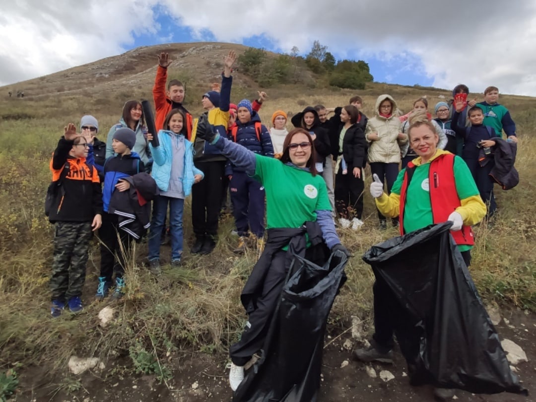 Волонтёры собрали 3 тонны мусора у подножия и на туристических тропах Торатау