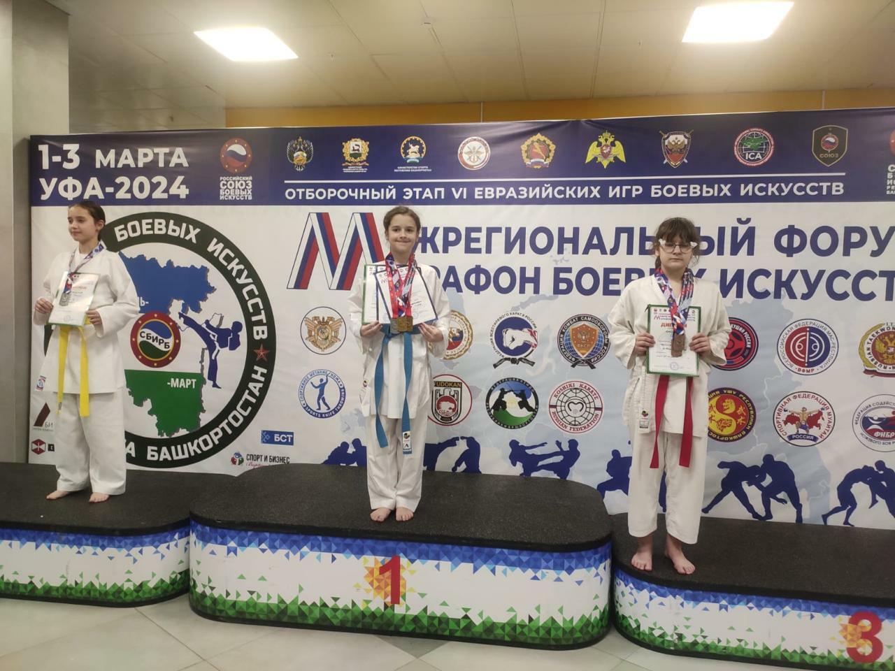 Ишимбайцы нунчаками и мастерством заработали 10 медалей на первенстве РБ по карате