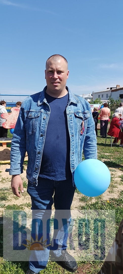 В Ишимбае жители микрорайона пели песни о войне и победе