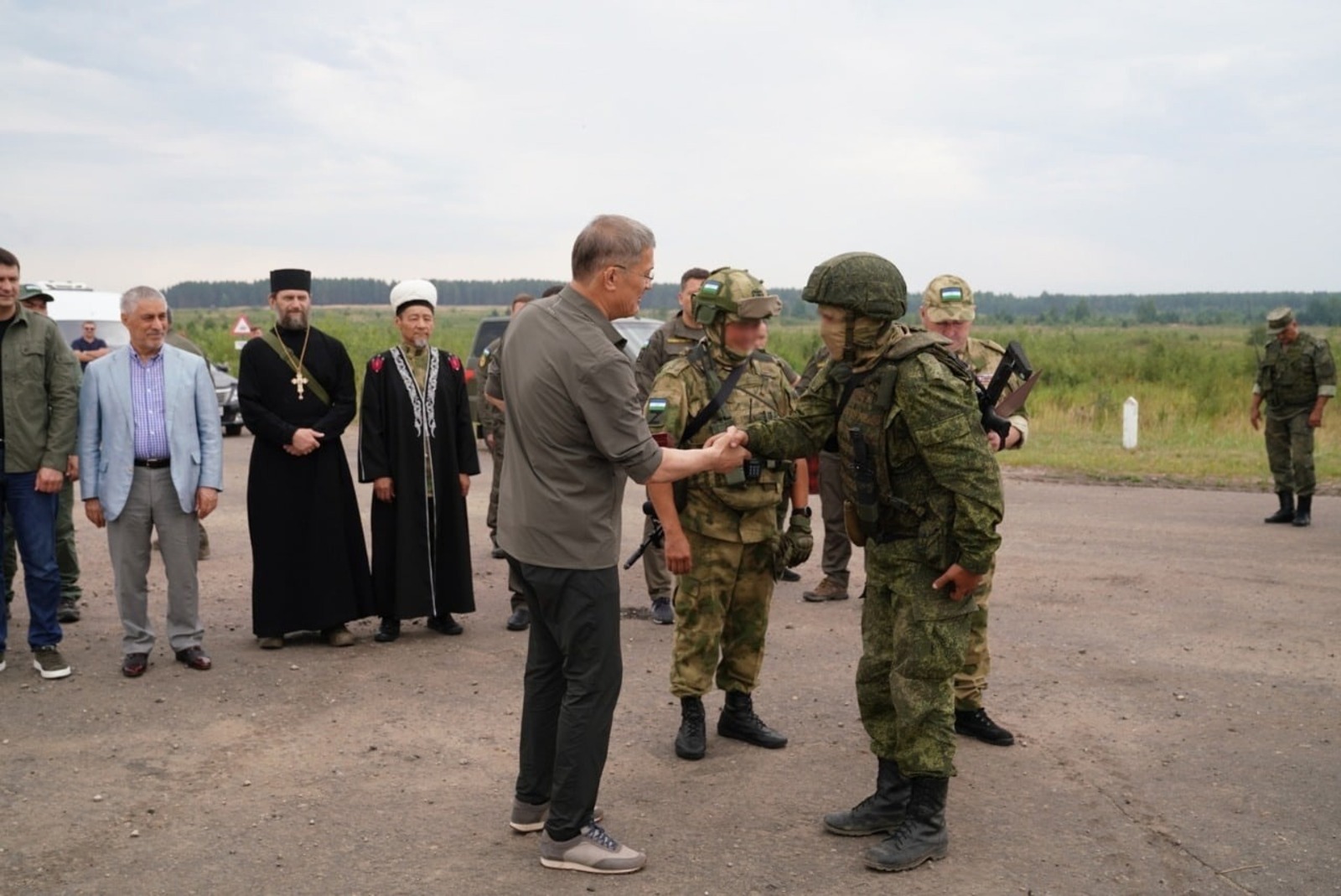 Глава Башкирии посетил батальон имени А. Доставалова