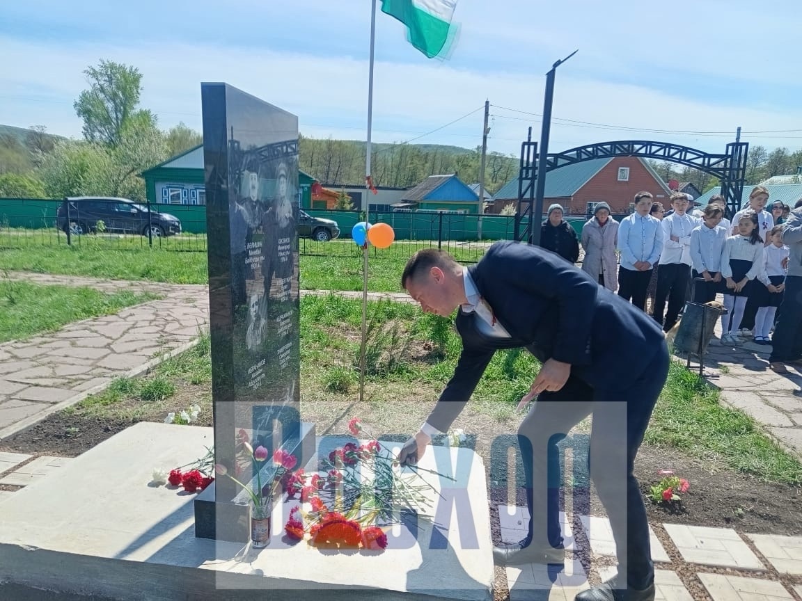 В Сайраново появился новый памятник