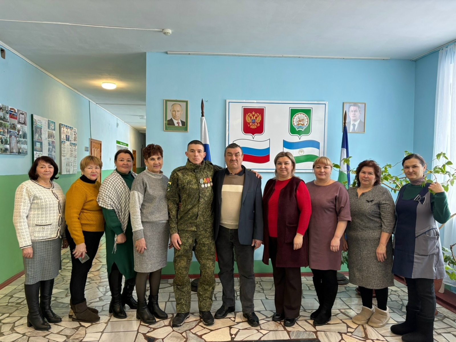 В Ишимбайском районе Башкирии школьники встретились с бойцом СВО