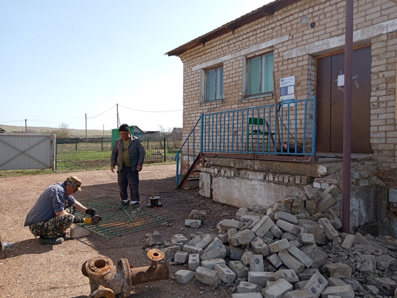 В Ишимбайском районе сельсоветы продолжают благоустраивать территории