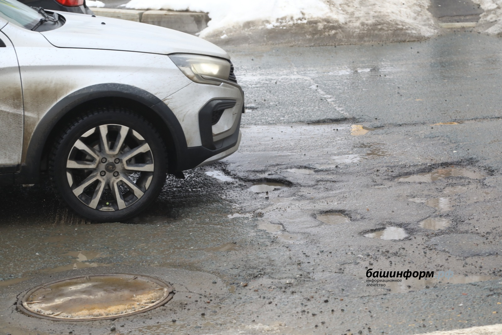 «Дороги измотали»: как Башкирия сражается с весенними ямами