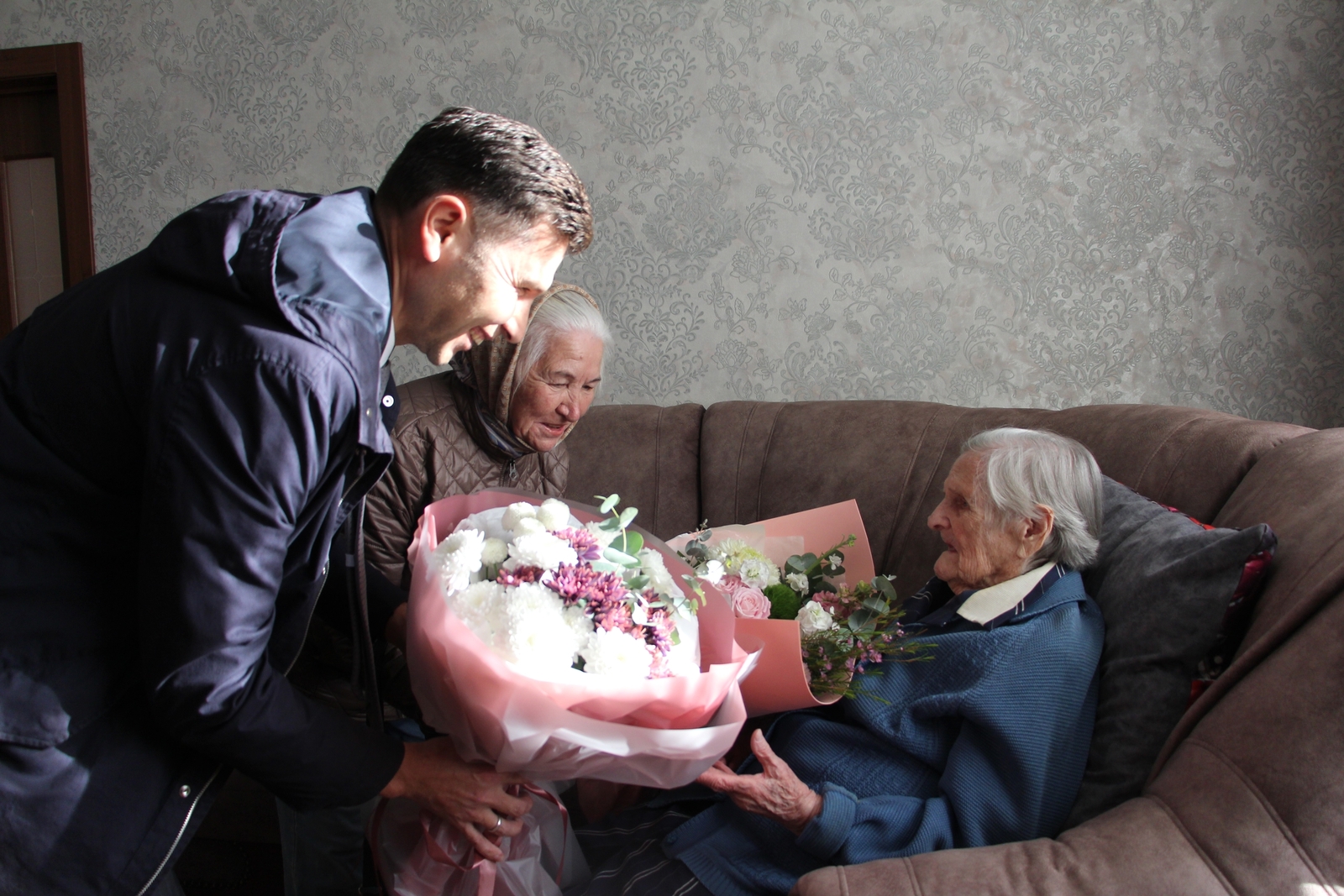 Век жизни в трудах и заботах