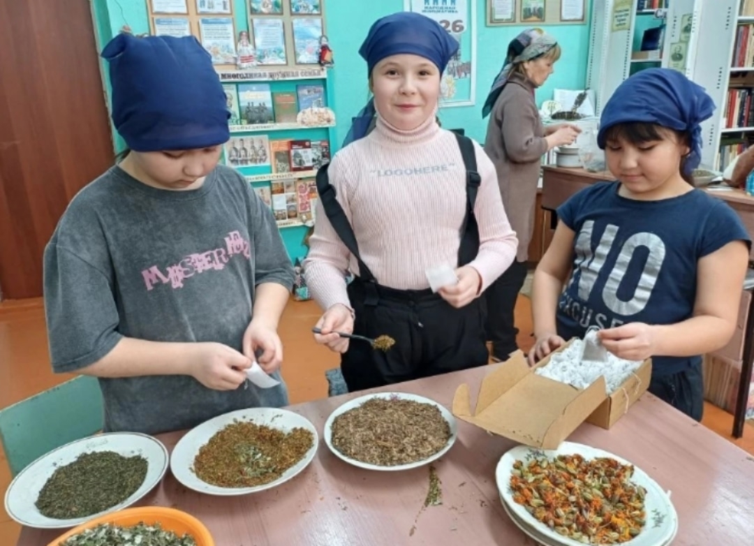 В Башкирии дети упаковали для бойцов спецоперации витаминный чай