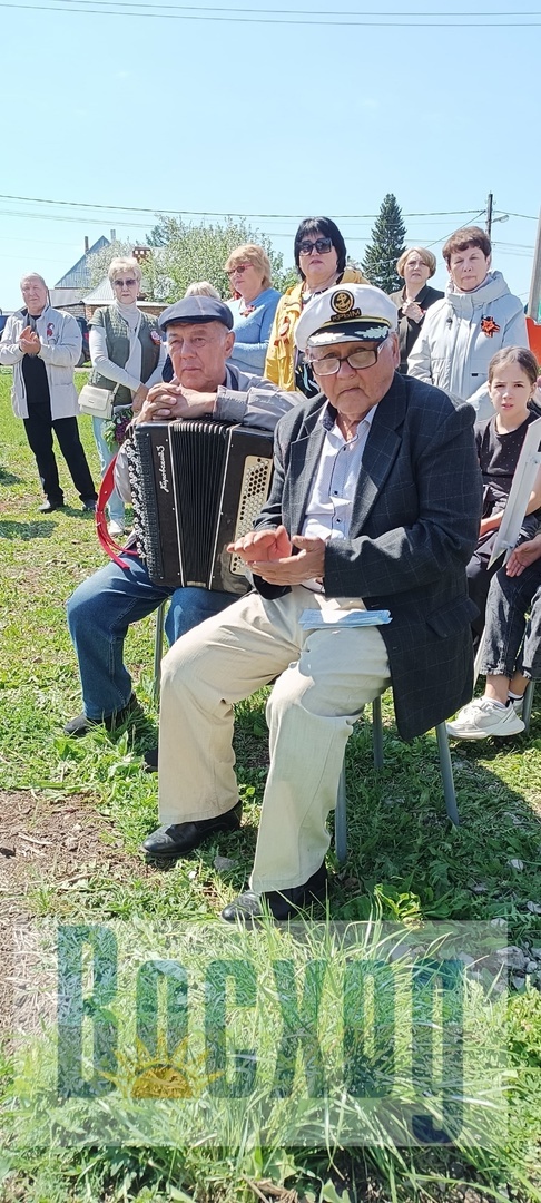 В Ишимбае жители микрорайона пели песни о войне и победе