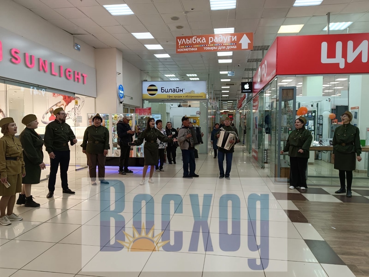 Флешмоб памяти: песни Победы в торговом центре "Ишимбай"